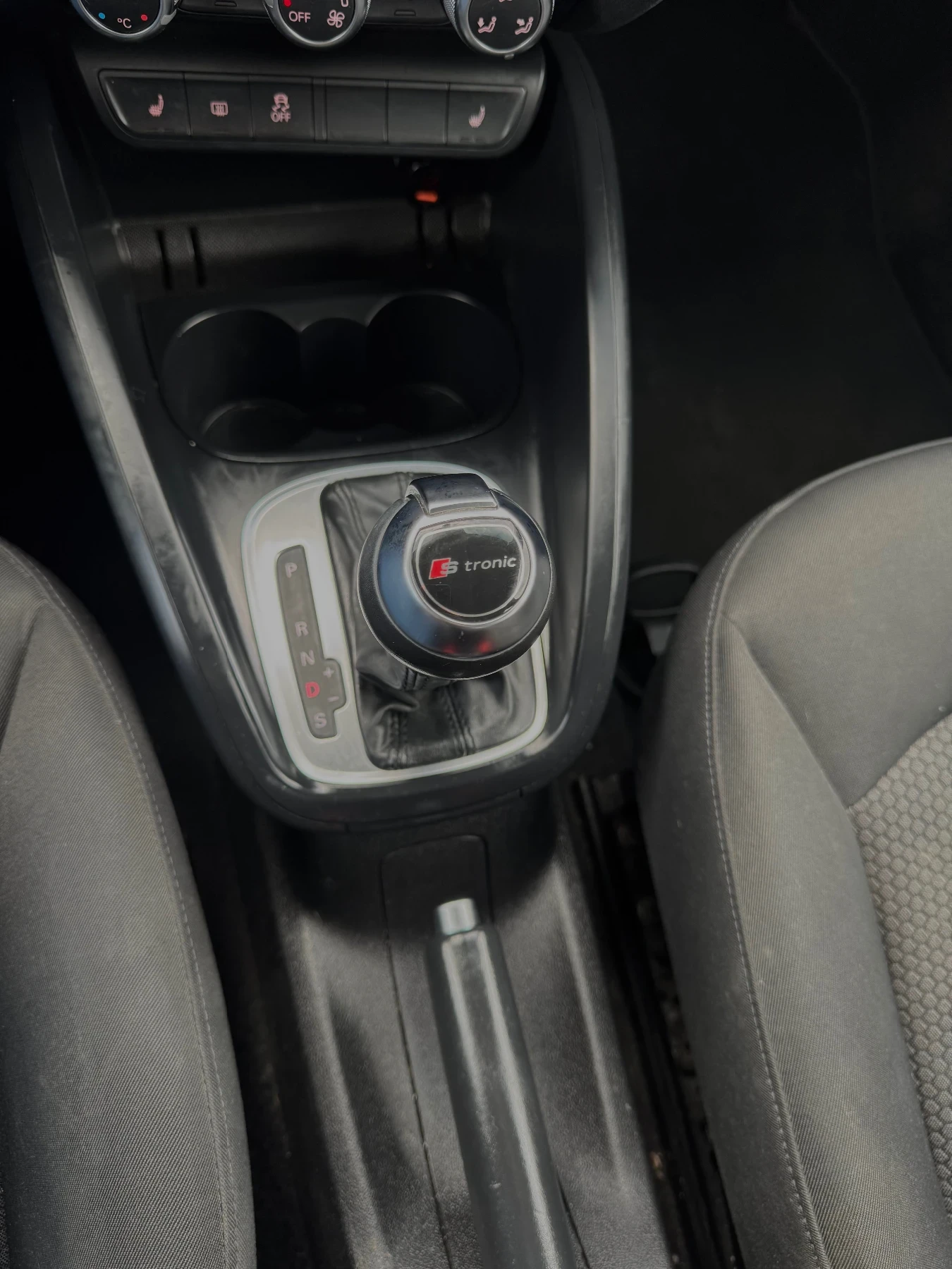 Audi A1 Audi A1 S-tronic sportback 122hp 1, 4TFS, снимка 7 - Автомобили и джипове - 54017196