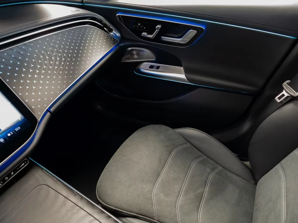 Mercedes-Benz E 300 de = AMG Line = Гаранция, снимка 9 - Автомобили и джипове - 54215677