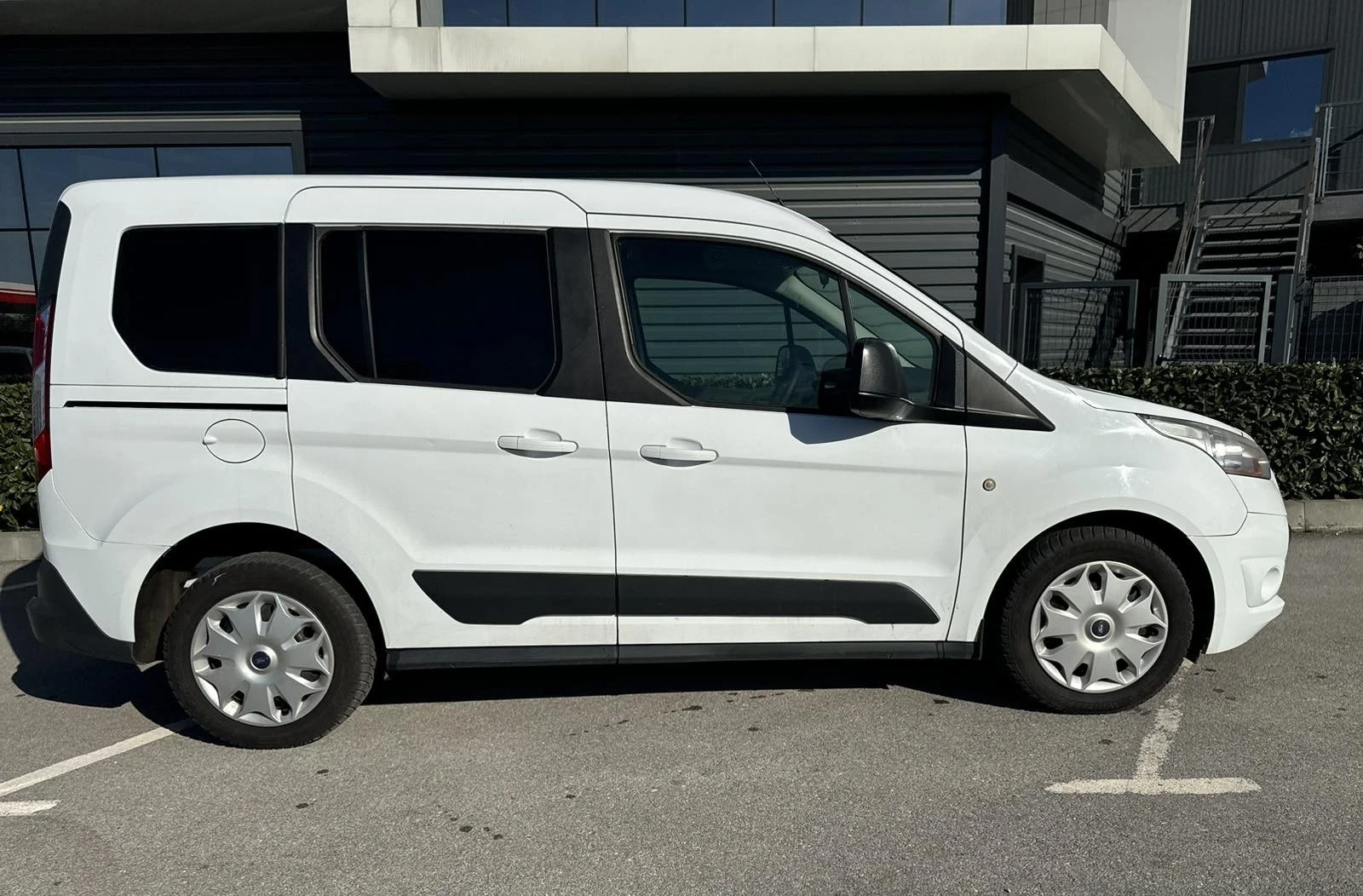 Ford Tourneo Connect ТОП СЪСТОЯНИЕ, снимка 3 - Автомобили и джипове - 54306210