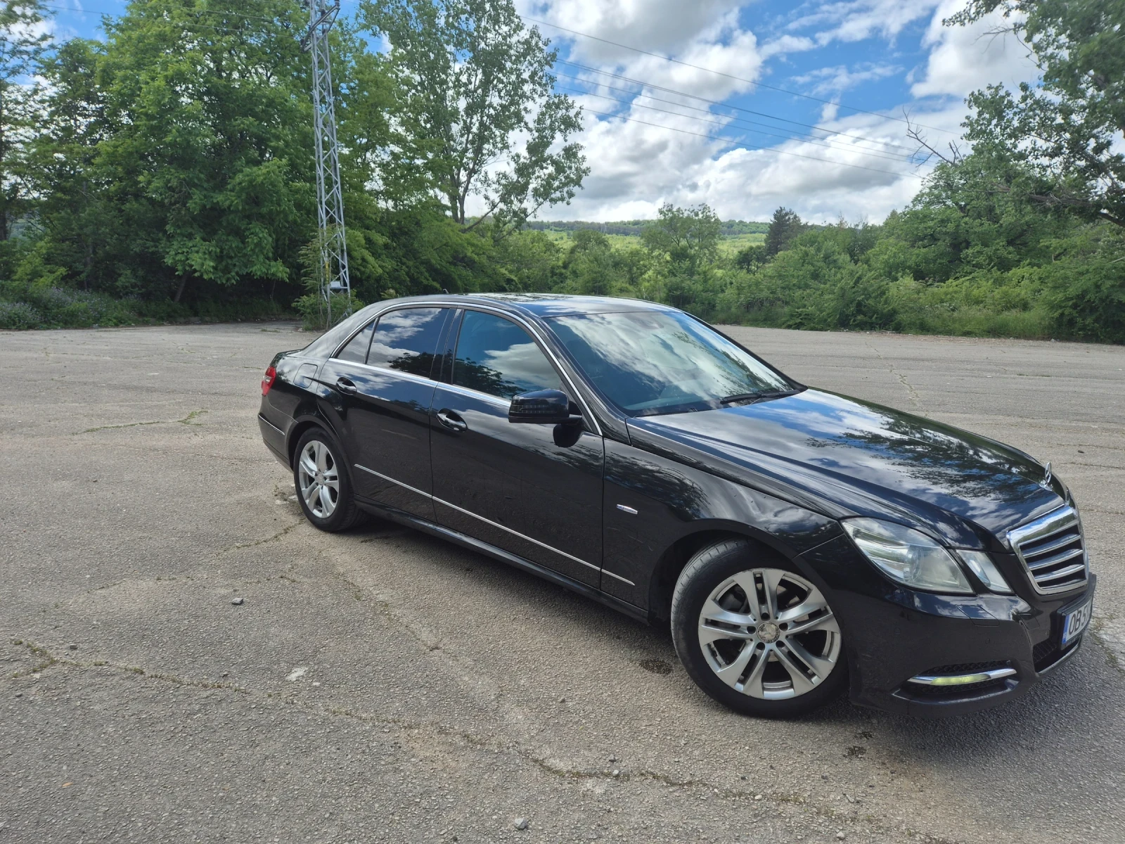 Mercedes-Benz E 220, снимка 5 - Автомобили и джипове - 54580868