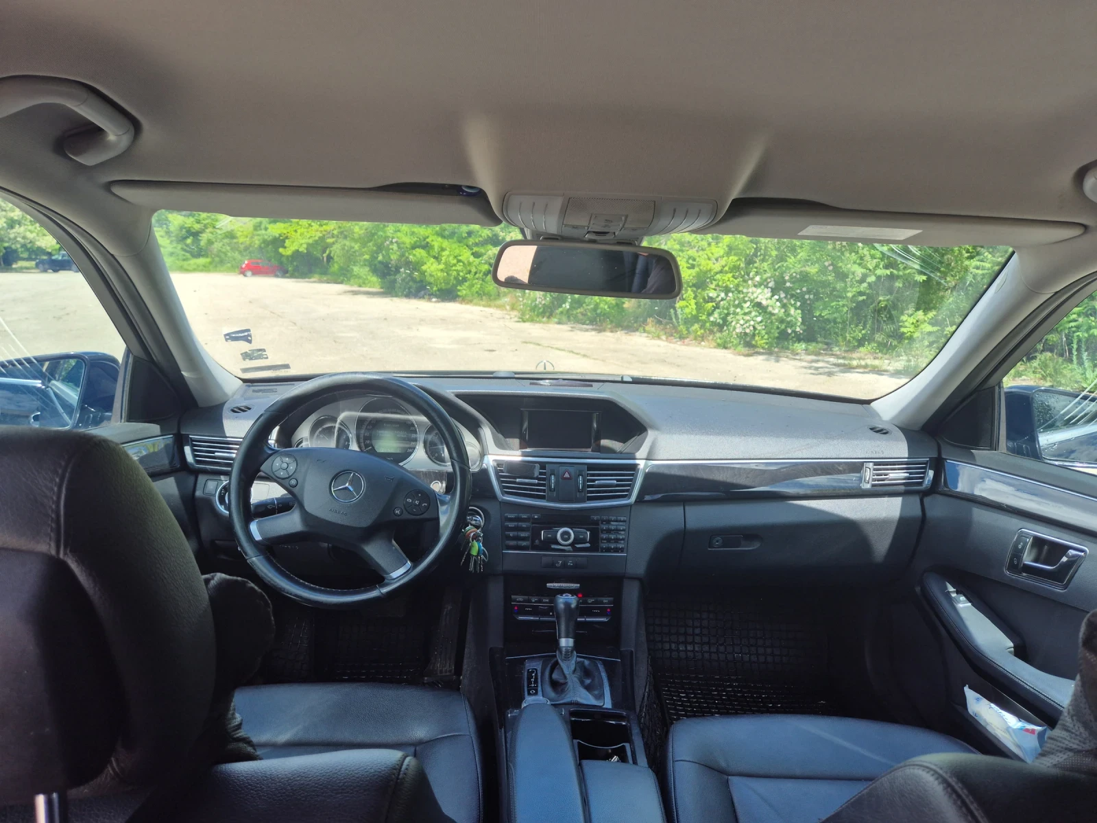 Mercedes-Benz E 220, снимка 10 - Автомобили и джипове - 54580868