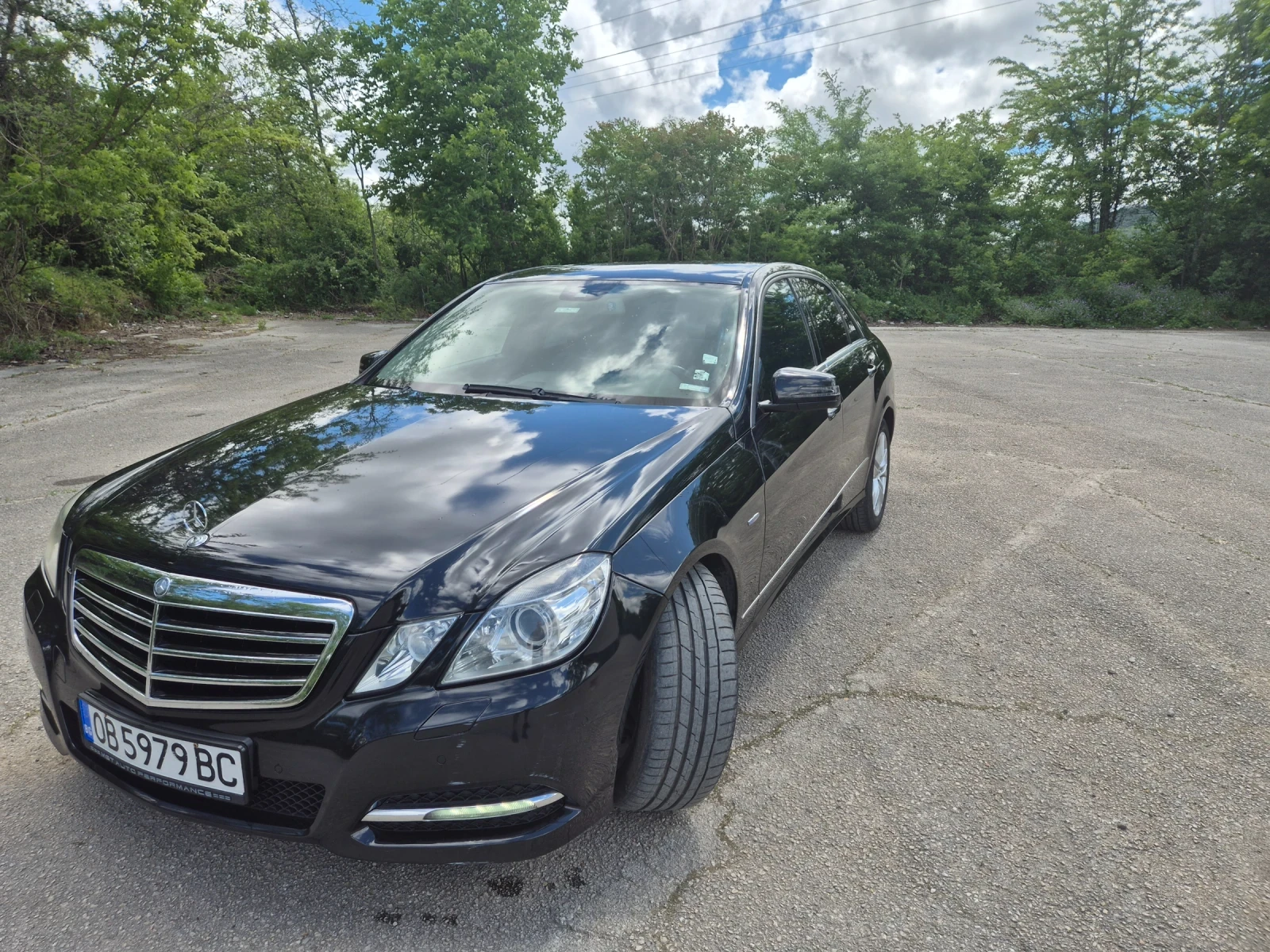 Mercedes-Benz E 220, снимка 3 - Автомобили и джипове - 54580868