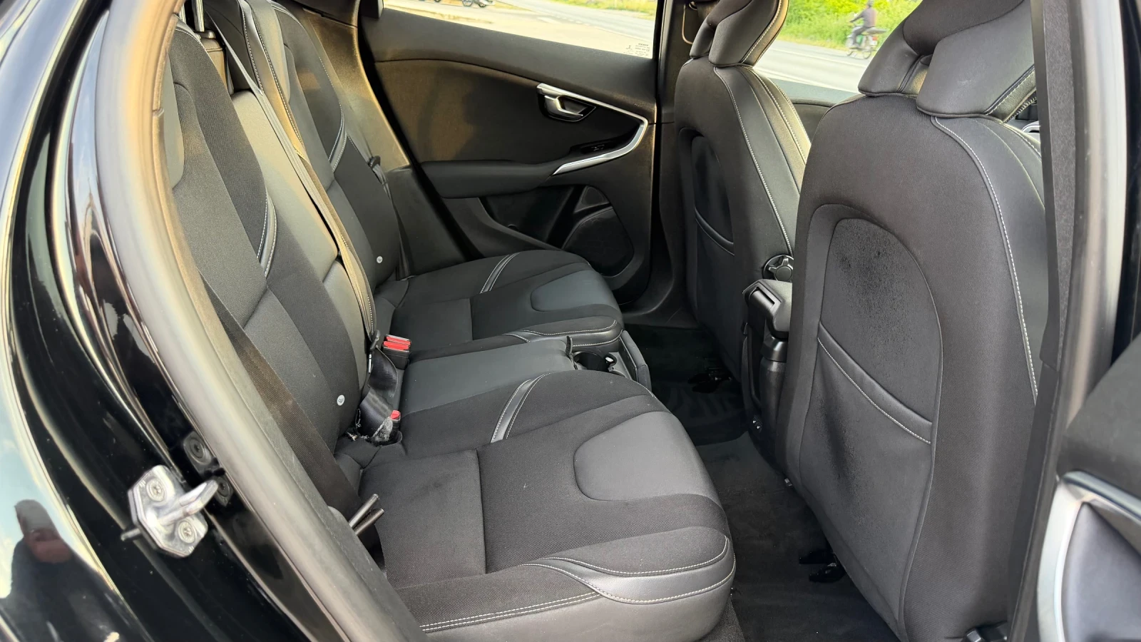 Volvo V40 AUTOMATIC 2.0D EURO6, снимка 10 - Автомобили и джипове - 54683560