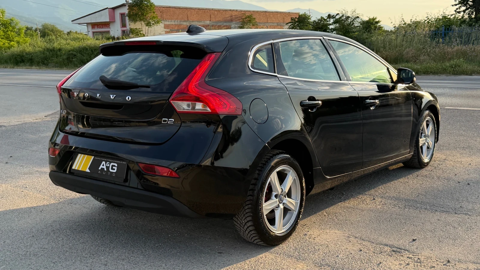 Volvo V40 AUTOMATIC 2.0D EURO6, снимка 4 - Автомобили и джипове - 54683560