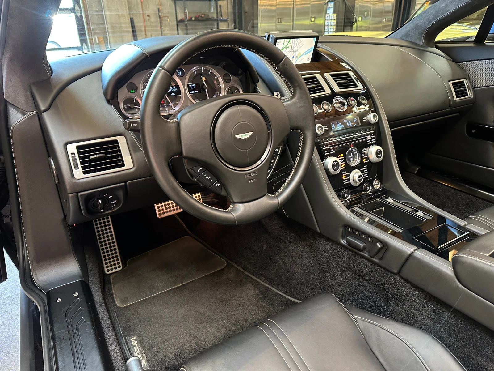 Aston Martin V8 Vantage 4.7L 8cyl Rear Wheel Drive | Mobile.bg � ����������� 3