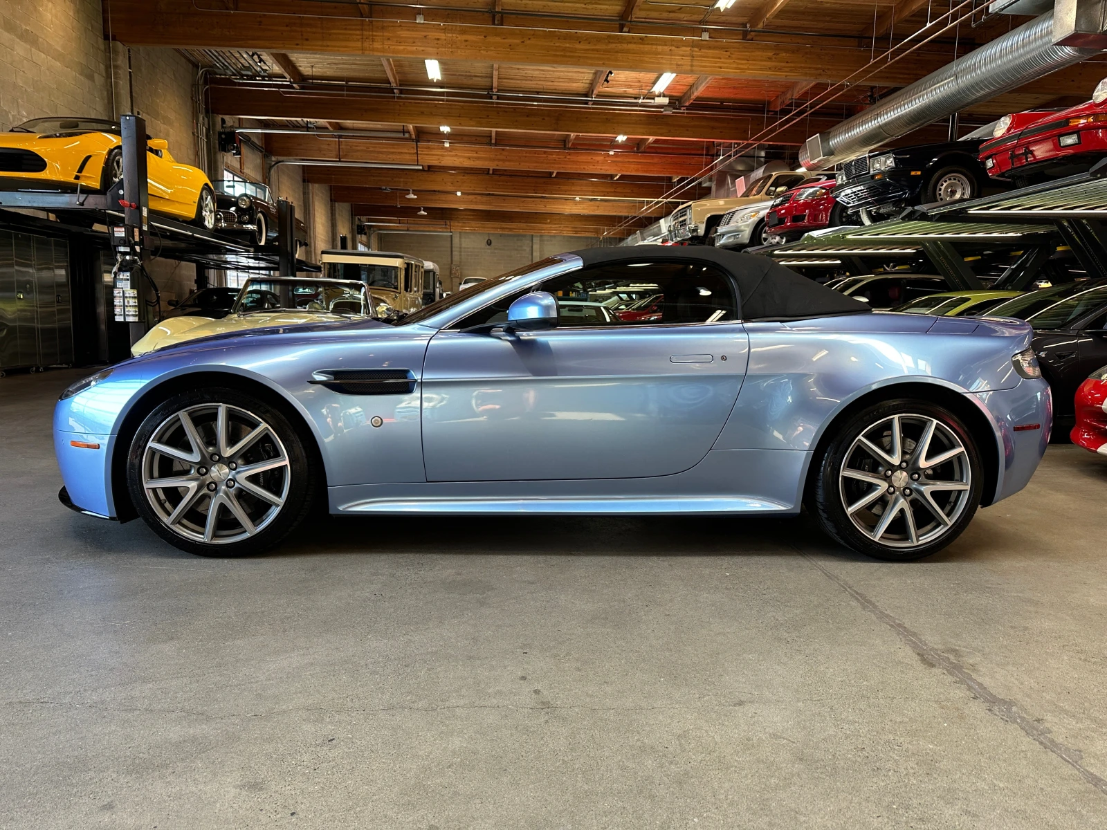 Aston Martin V8 Vantage 4.7L 8cyl Rear Wheel Drive | Mobile.bg � ����������� 14