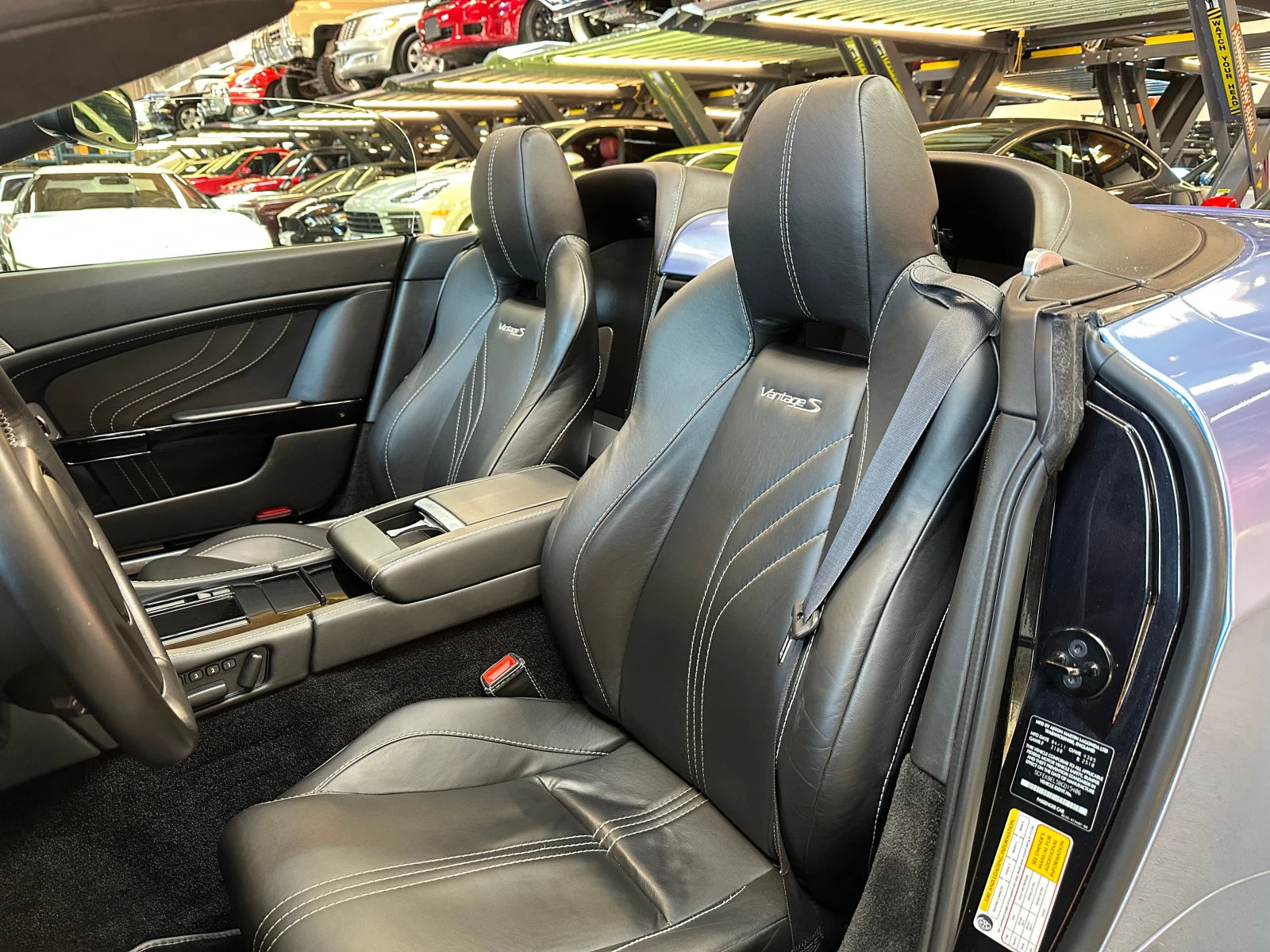 Aston Martin V8 Vantage 4.7L 8cyl Rear Wheel Drive | Mobile.bg � ����������� 17