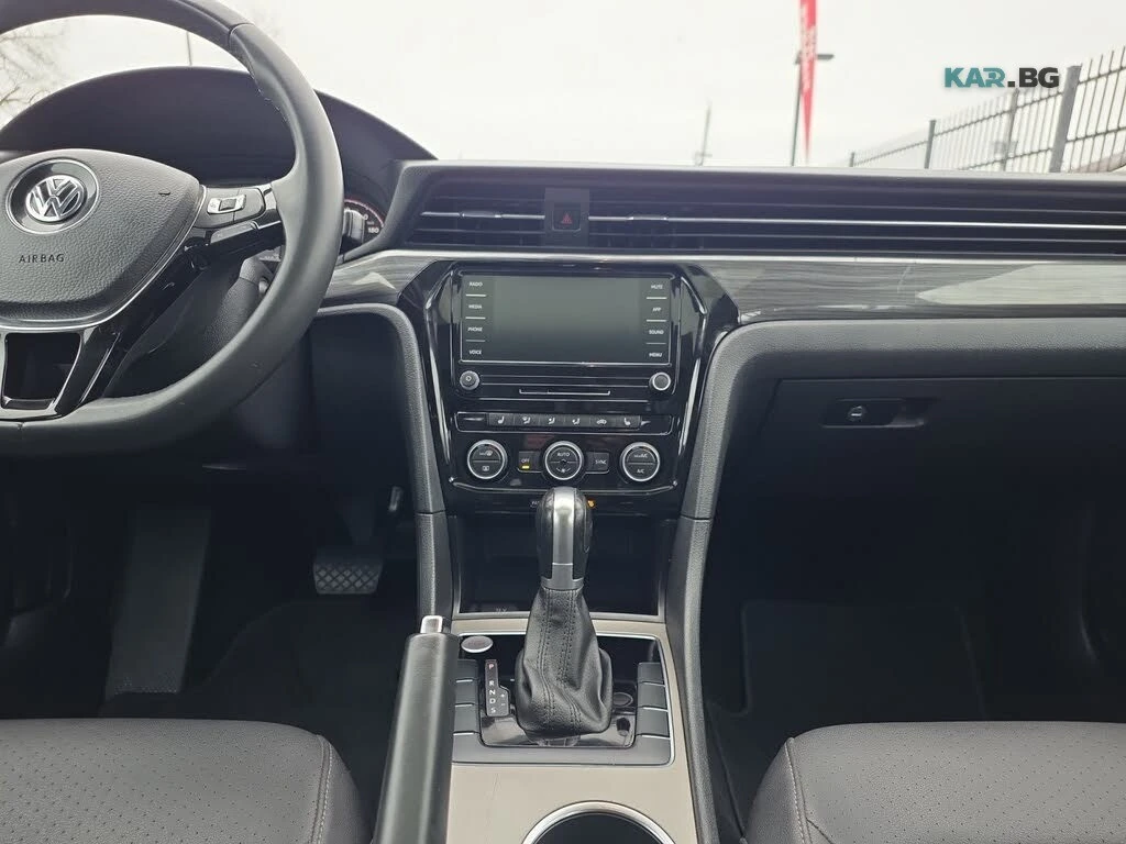 VW Passat 2.0T* Highline* АвтоКредит* (ЦЕНА ДО БГ), снимка 9 - Автомобили и джипове - 55015228