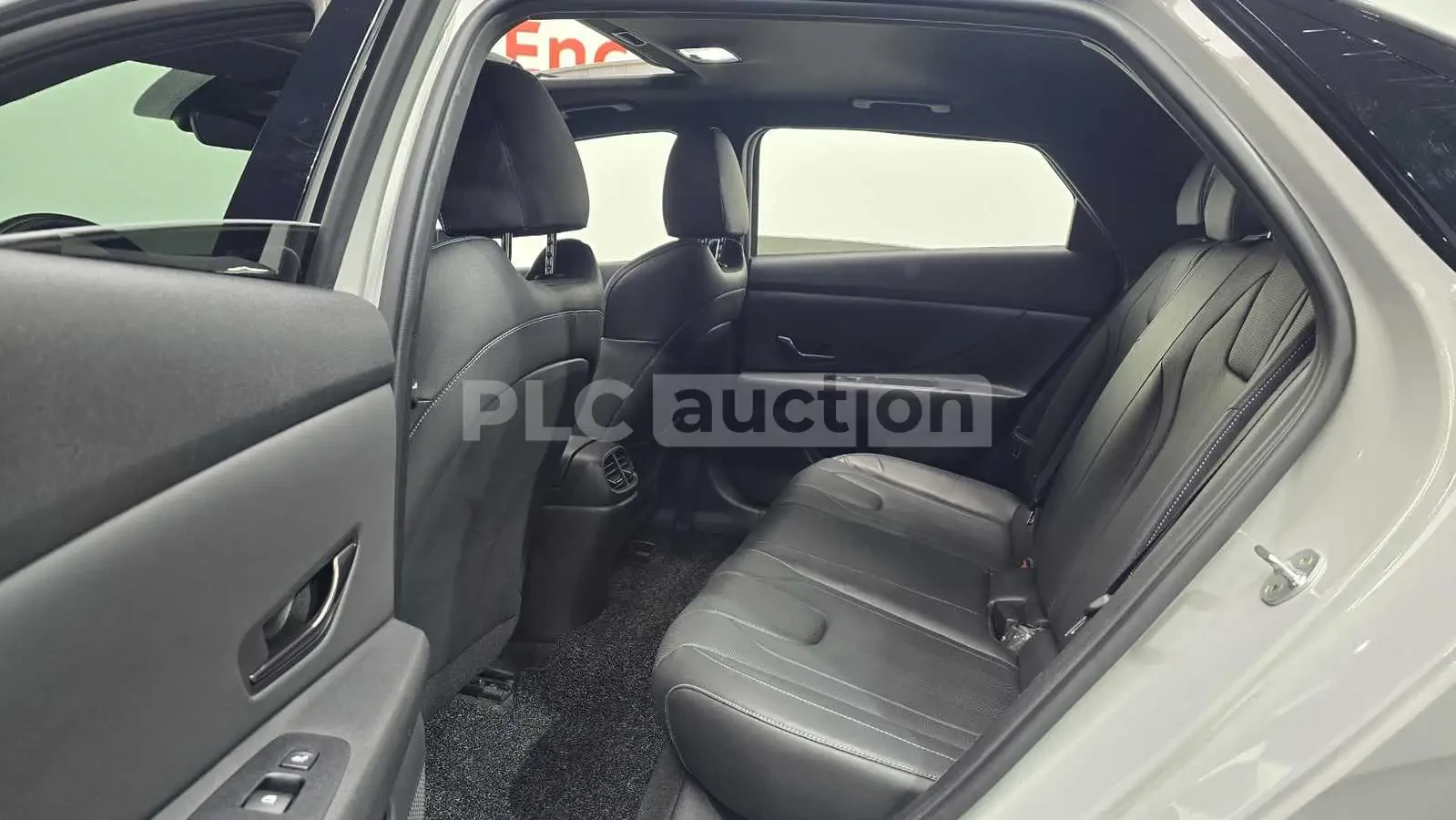 Hyundai Elantra, снимка 12 - Автомобили и джипове - 55036587