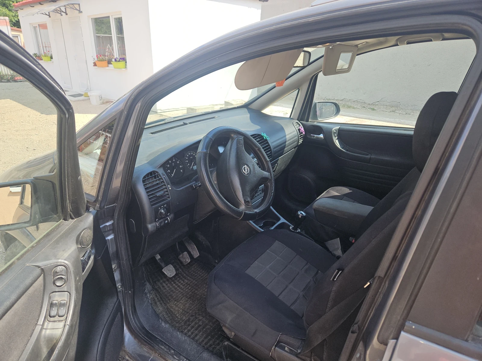 Opel Zafira Бензин, 1.8; СВ номер; ВСИЧКО платено до 06.27г., снимка 5 - Автомобили и джипове - 55587634