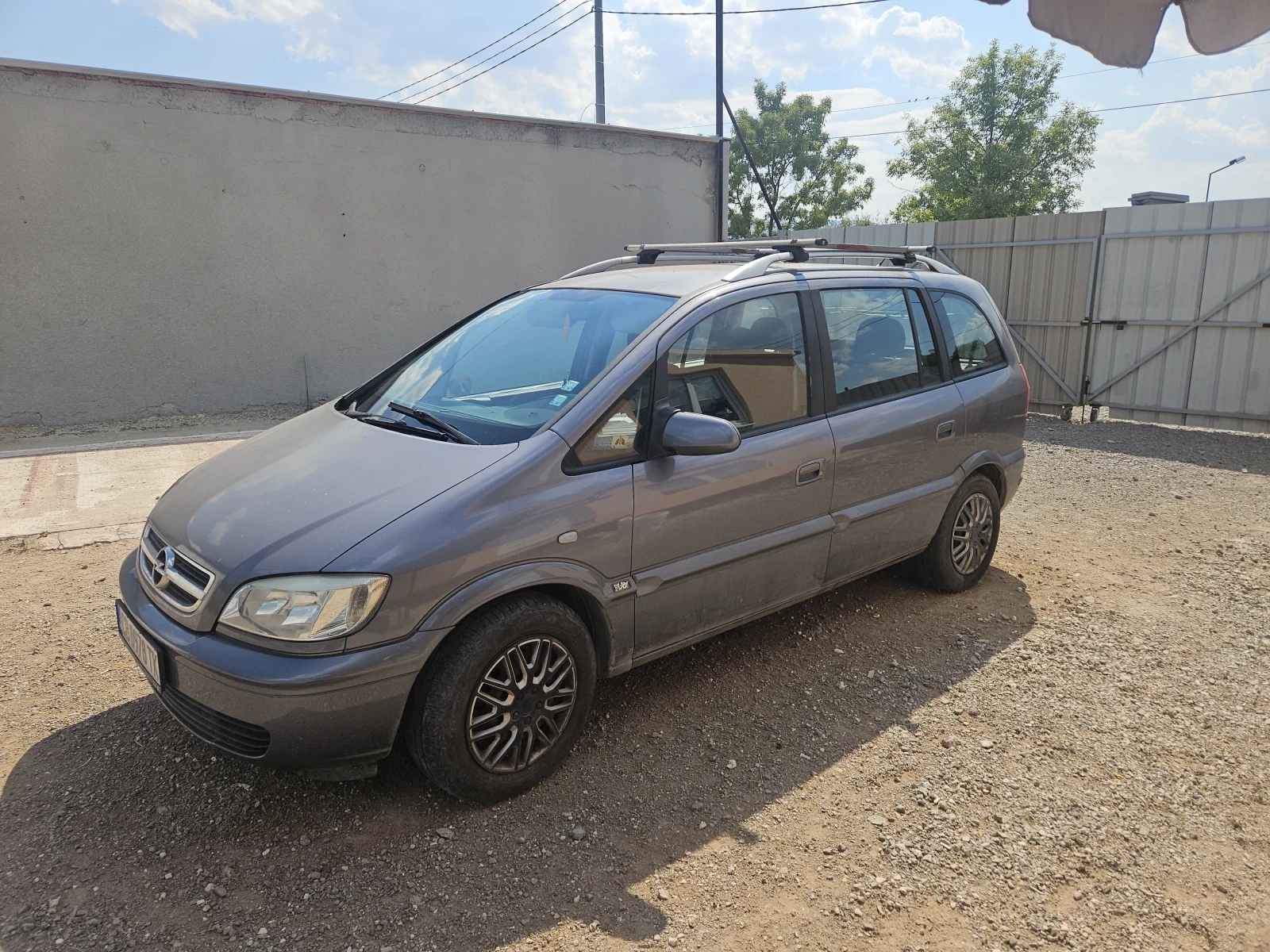 Opel Zafira Бензин, 1.8; СВ номер; ВСИЧКО платено до 06.27г., снимка 3 - Автомобили и джипове - 55587634