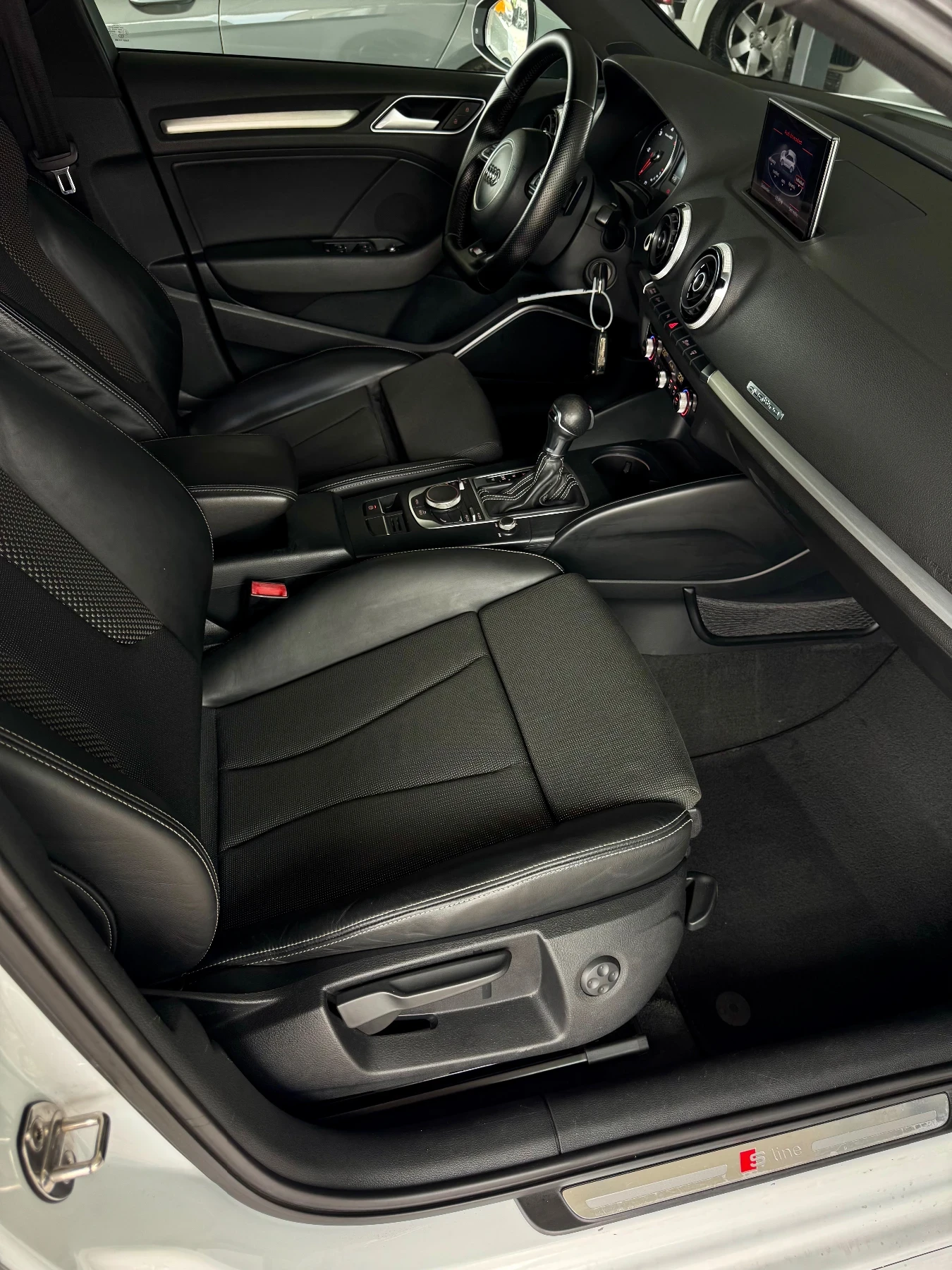 Audi A3 S-Line Quattro, снимка 13 - Автомобили и джипове - 55637723