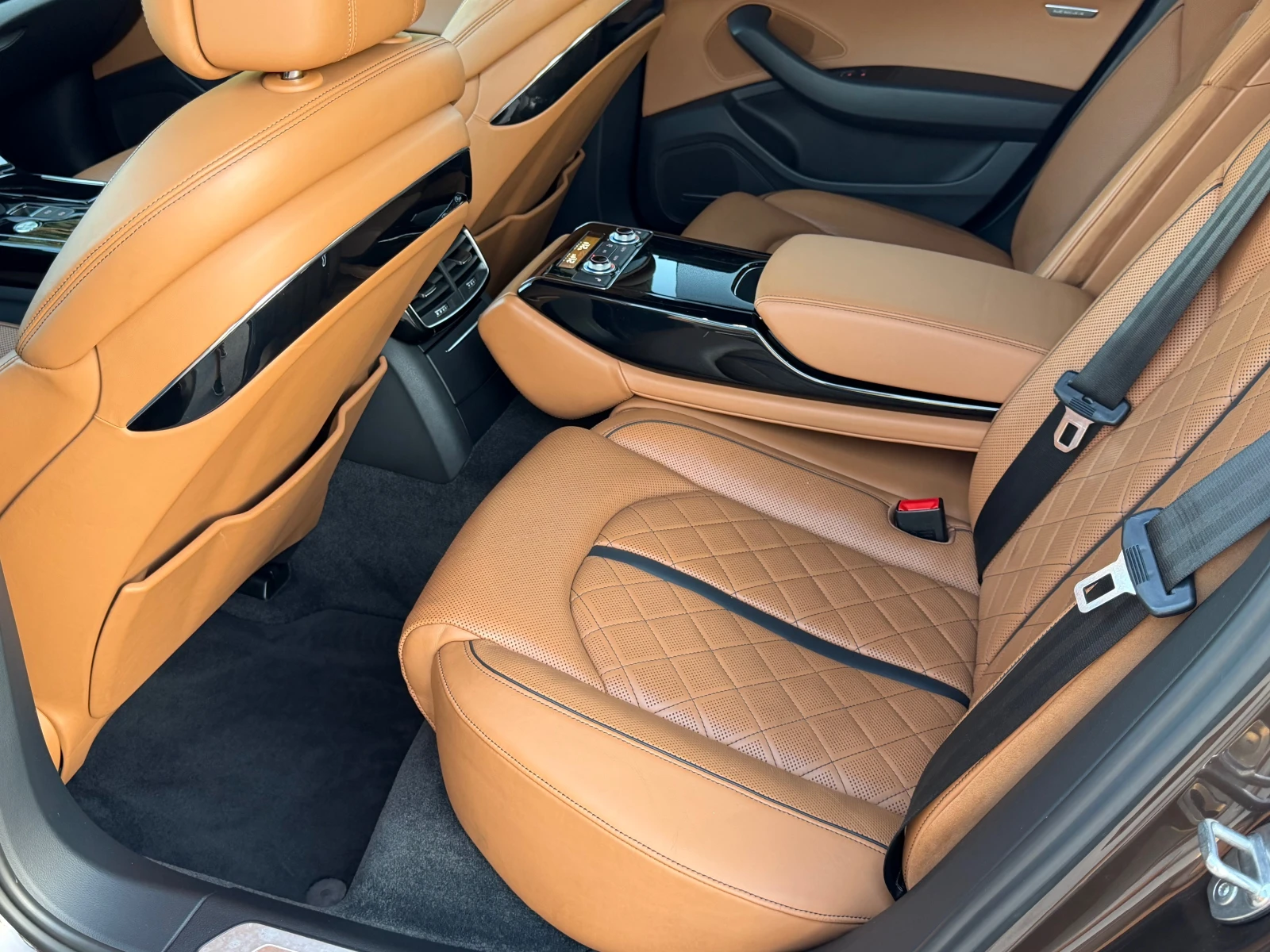 Audi A8 S8 4.2TDI BARTER, снимка 12 - Автомобили и джипове - 56002383