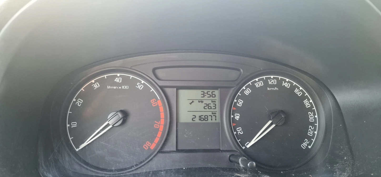 Skoda Fabia 1.4i klima, снимка 11 - Автомобили и джипове - 56150165