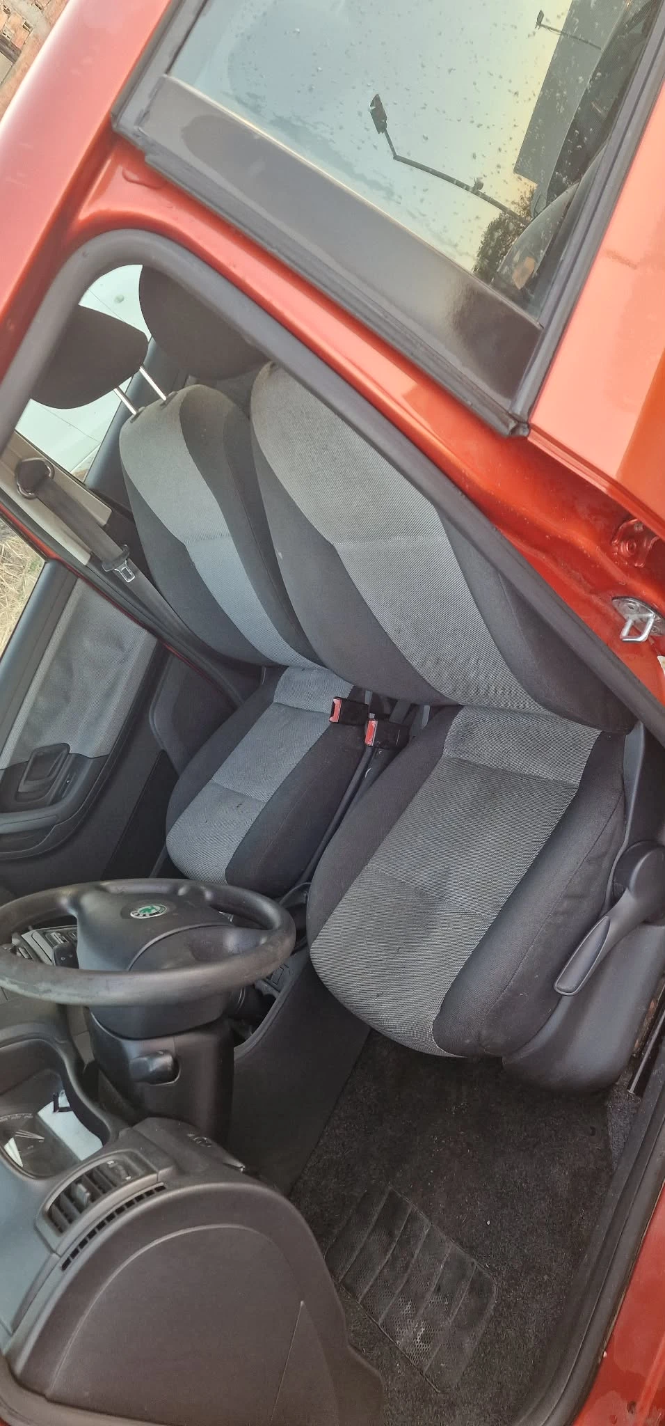 Skoda Fabia 1.4i klima, снимка 10 - Автомобили и джипове - 56150165