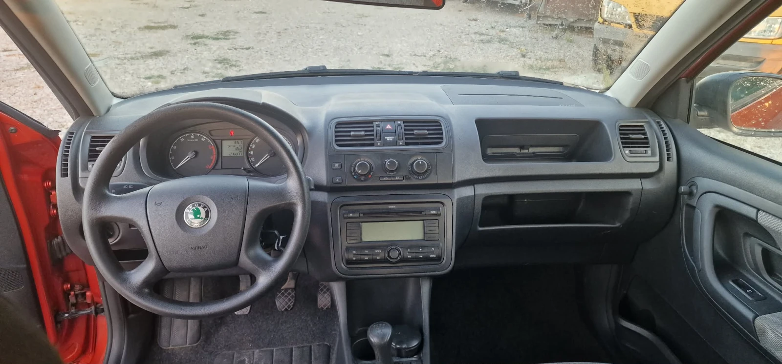 Skoda Fabia 1.4i klima, снимка 7 - Автомобили и джипове - 56150165