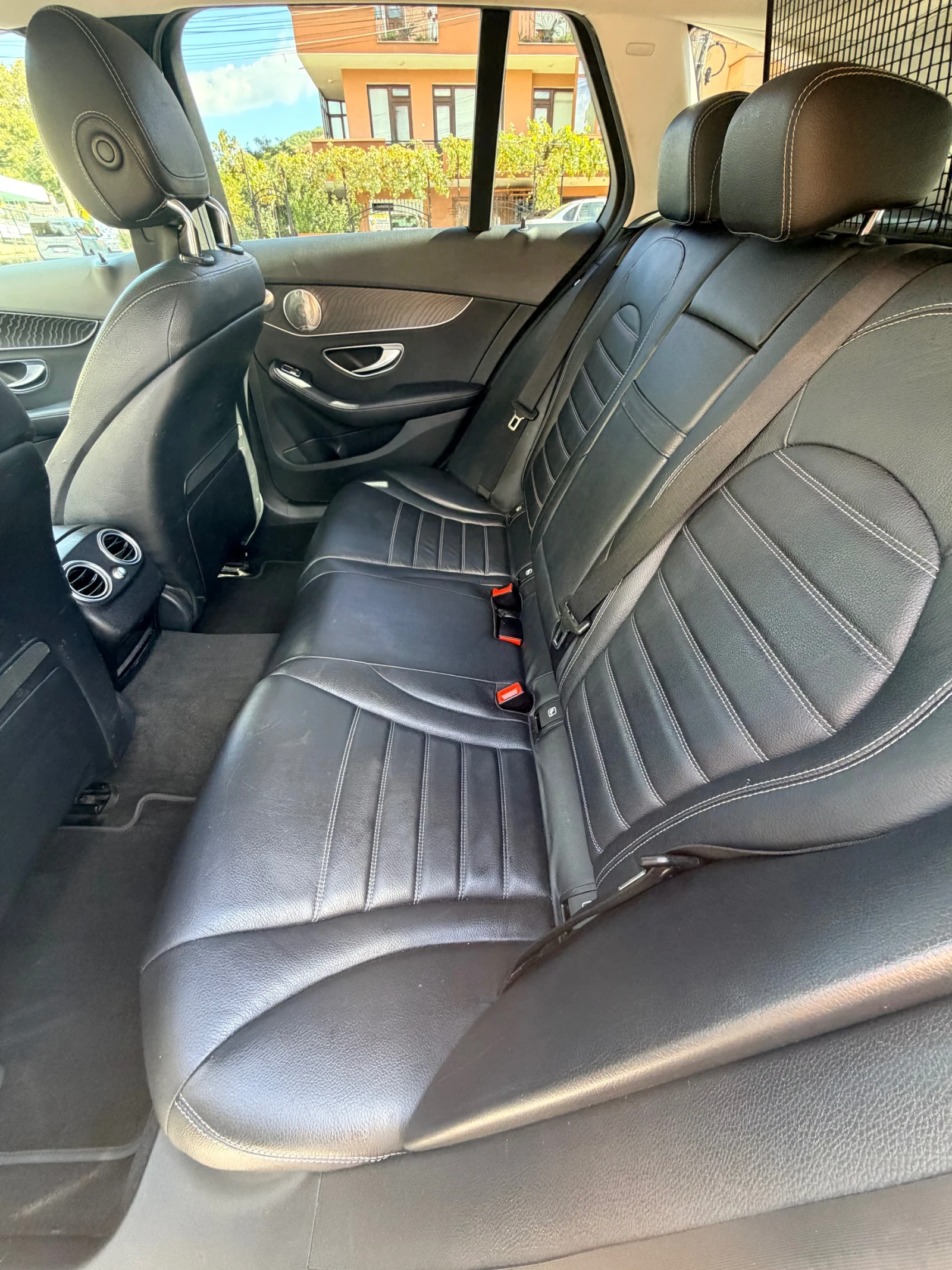 Mercedes-Benz C 250  AMG | AIRMATIC | BURMESTER | H, снимка 14 - Автомобили и джипове - 56197225