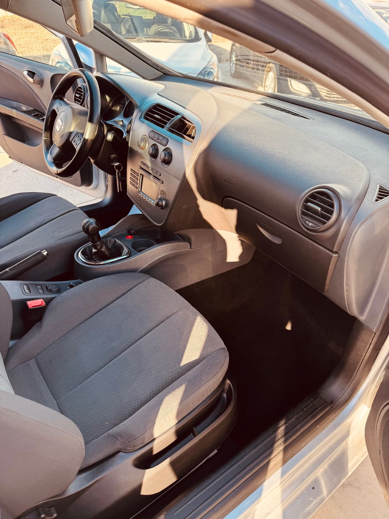 Seat Leon Газ, снимка 10 - Автомобили и джипове - 56289299
