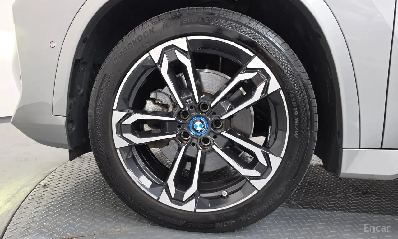 BMW iX1 * xDrive 30 M Sport *  | Mobile.bg � ����������� 5