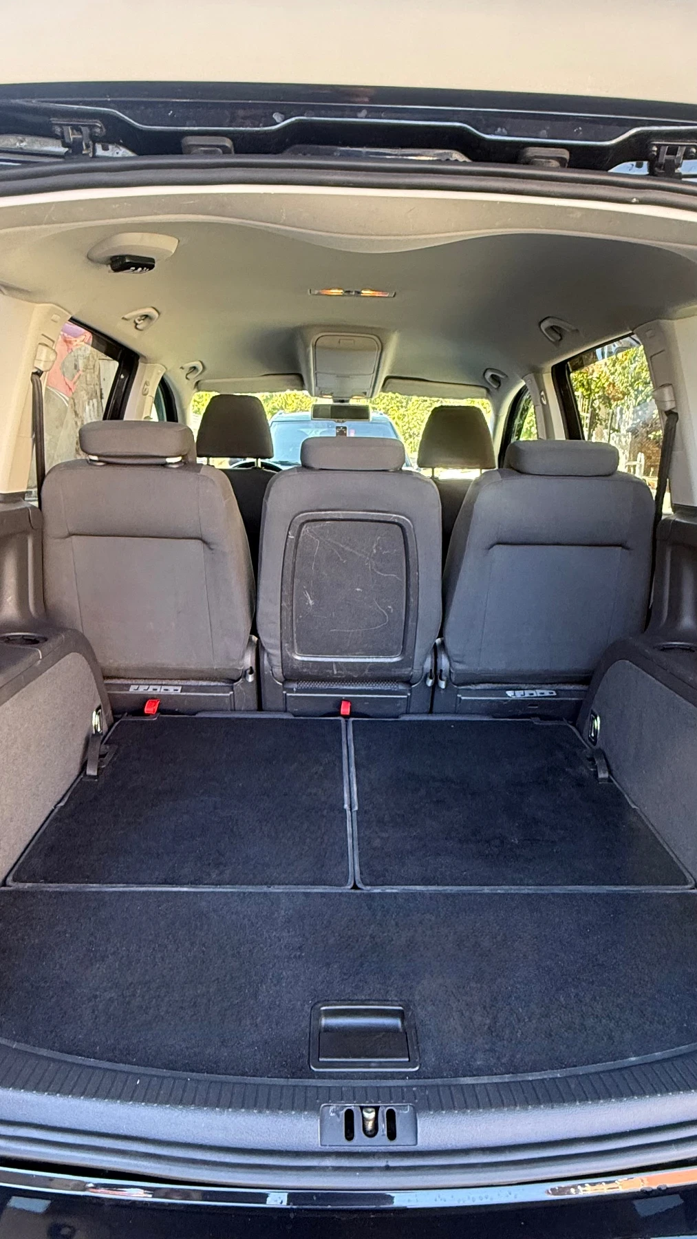 VW Touran, снимка 8 - Автомобили и джипове - 56398698