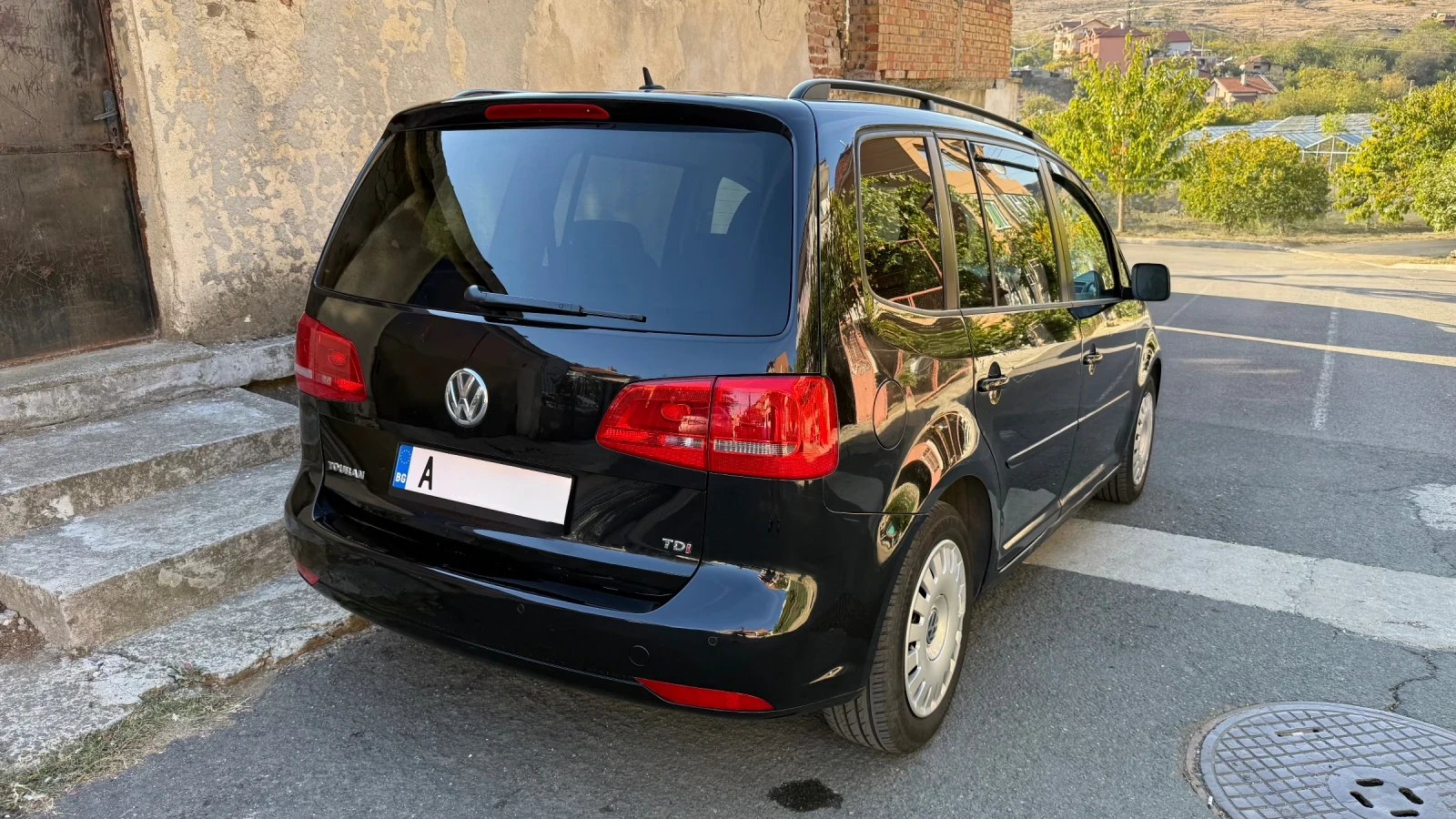 VW Touran, снимка 3 - Автомобили и джипове - 56398698