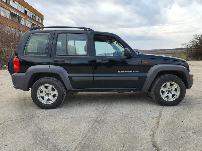 Jeep Cherokee 2.8 дизел 163 кс автомат 2003 г, снимка 3 - Автомобили и джипове - 48803652