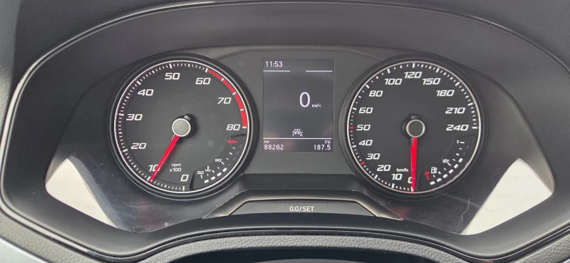 Seat Arona 88262km., снимка 12 - Автомобили и джипове - 51880812