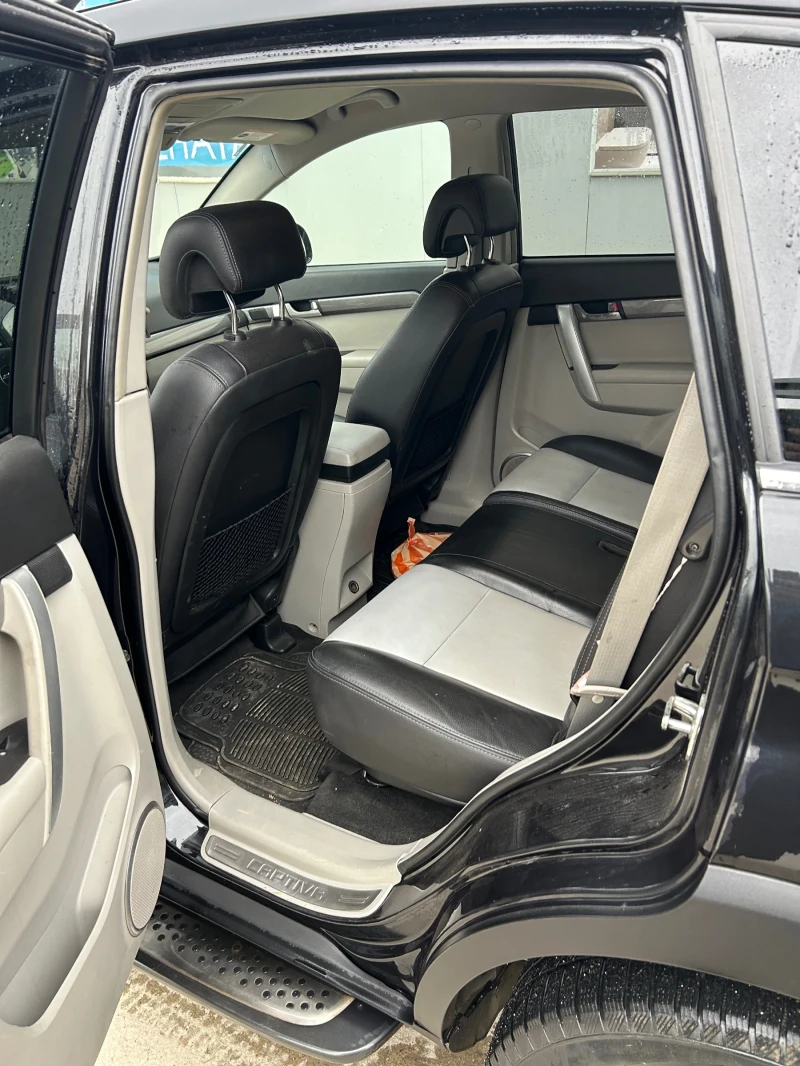 Chevrolet Captiva, снимка 6 - Автомобили и джипове - 52797665