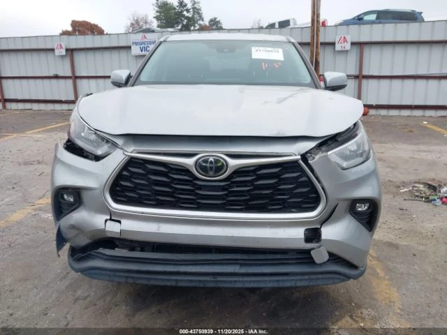 Toyota Highlander LE* AMBIENT* SMARTKEY* LANE ASSIST* М.ТОЧКА* 