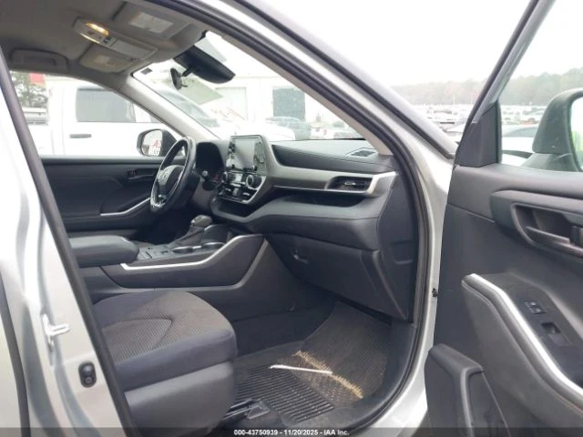 Toyota Highlander LE* AMBIENT* SMARTKEY* LANE ASSIST* М.ТОЧКА* , снимка 10 - Автомобили и джипове - 52944621