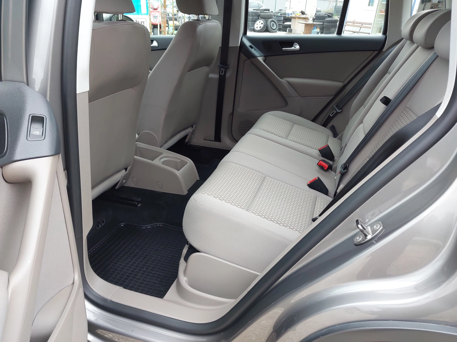 VW Tiguan 2.0  - изображение 9