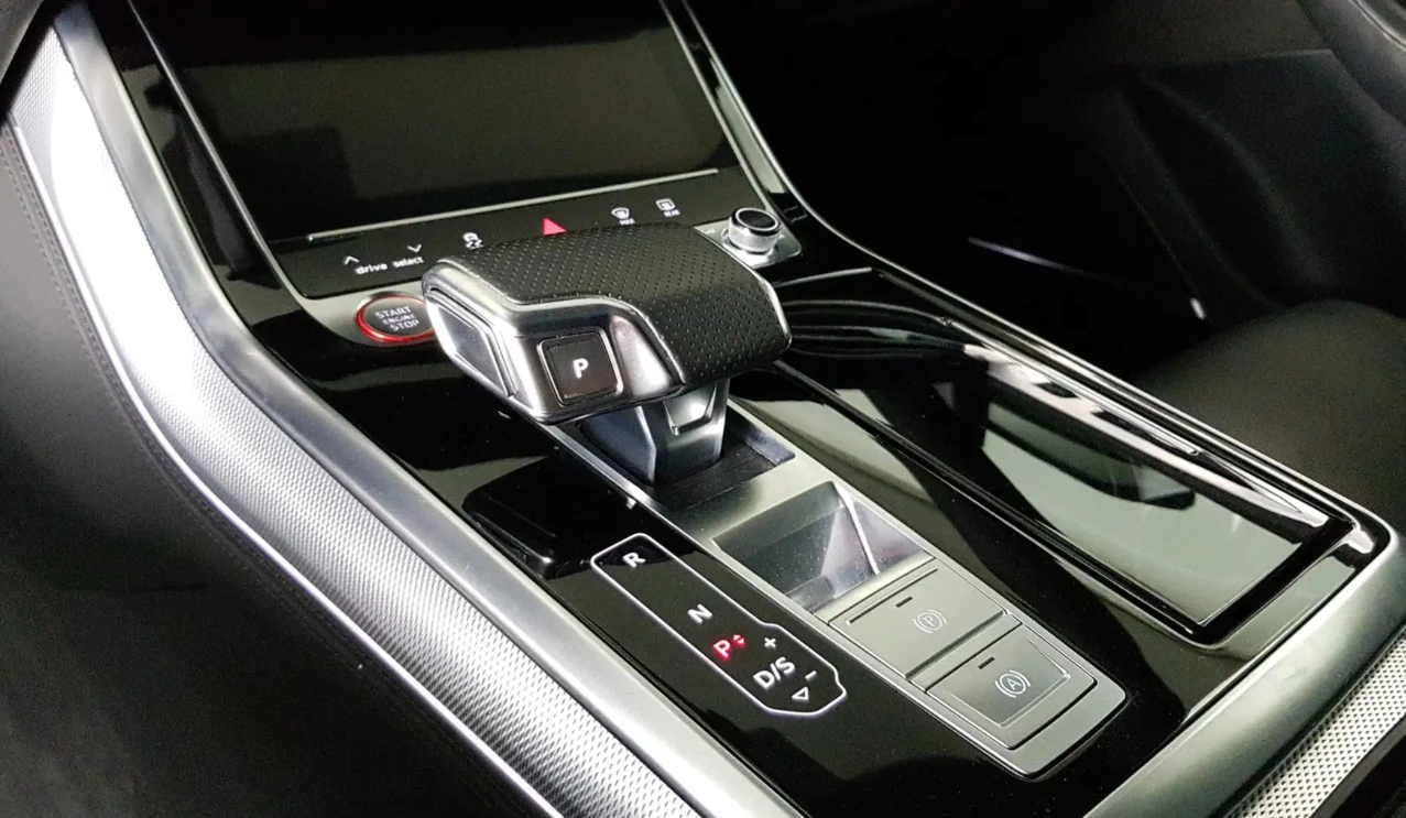 Audi RSQ8 4.0 TFSI V8 Quattro - изображение 9