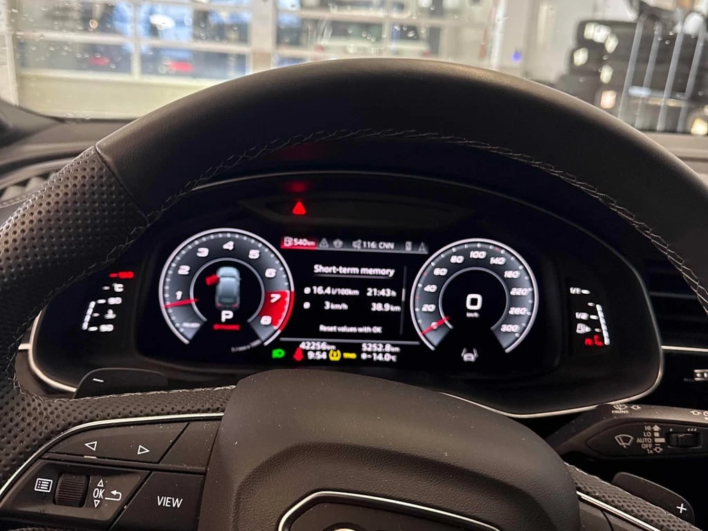 Audi SQ7 * 4.0 TFSI quattro * CARFAX * БЕЗ ПЪРВОНАЧАЛНА ВНО - изображение 8