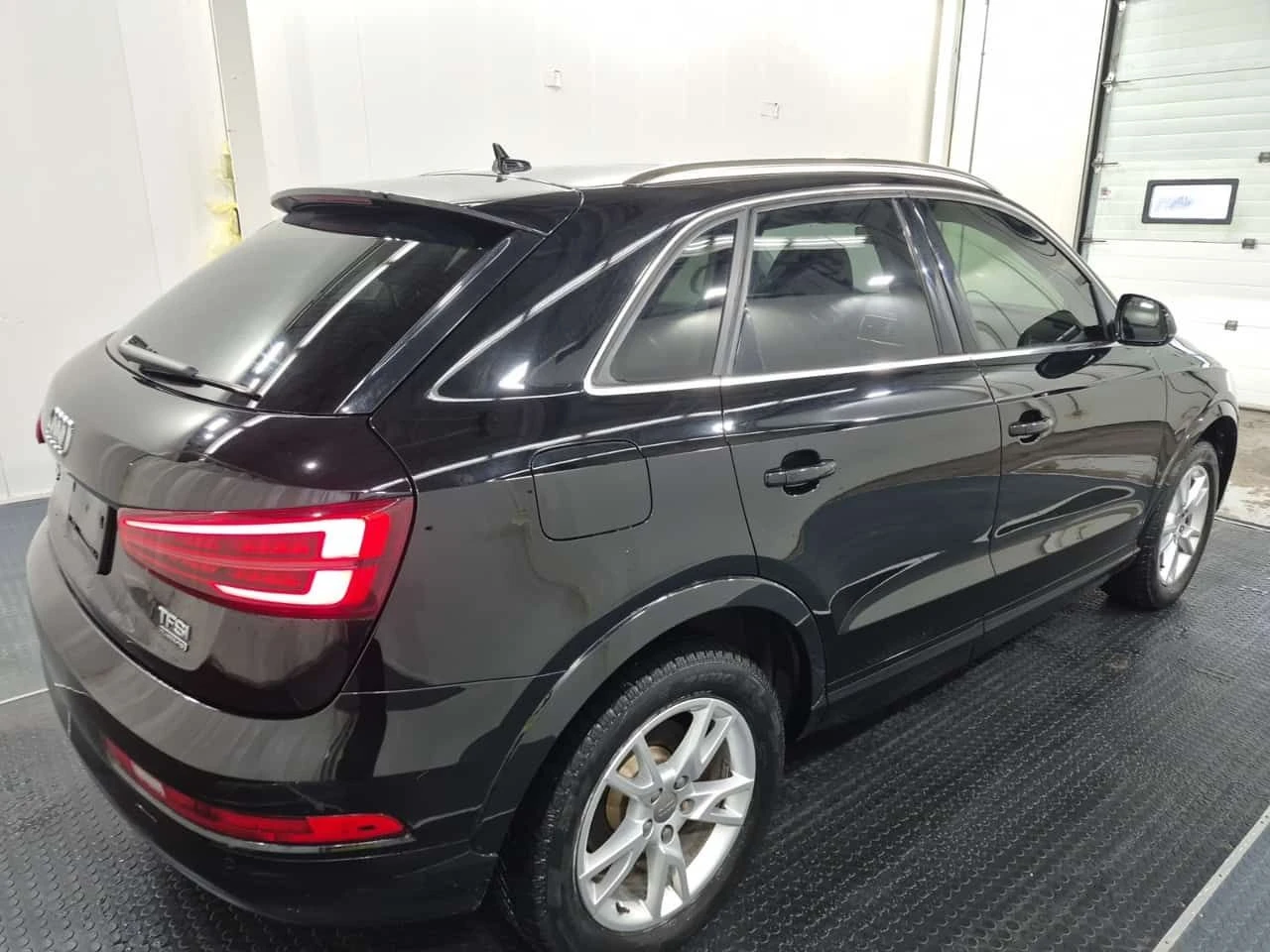 Audi Q3 * PROGRESSIV * CARFAX * ЦЕНА ДО БГ - изображение 3