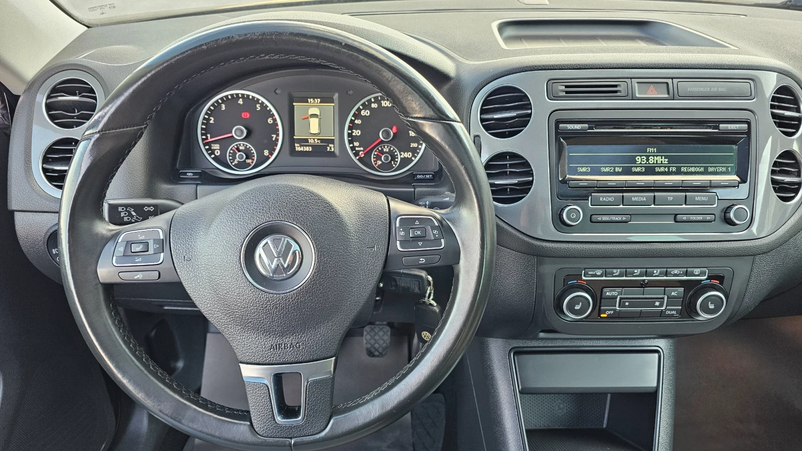 VW Tiguan Germany* Sport & Style 4Motion 2.0 ТSI 132kw(180ps, снимка 14 - Автомобили и джипове - 53635707