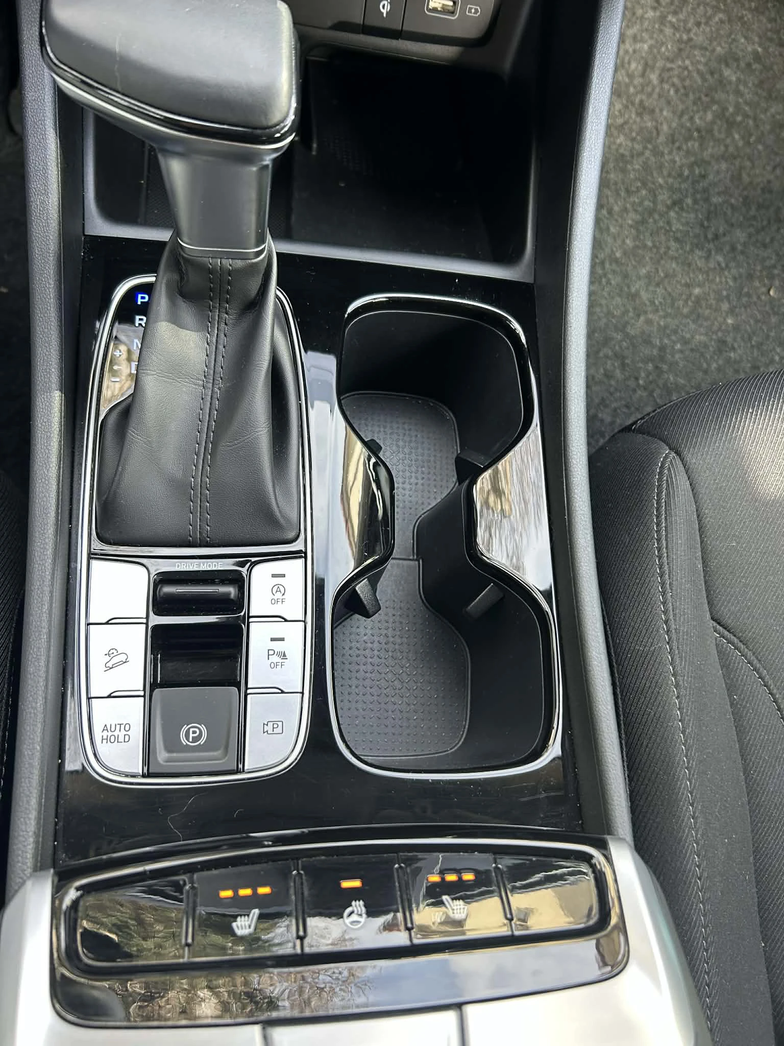 Hyundai Tucson Mild-HYBRID 1.6T-GDi, 48V/7-DCT, ГАРАНЦИОНЕН, снимка 13 - Автомобили и джипове - 53978767