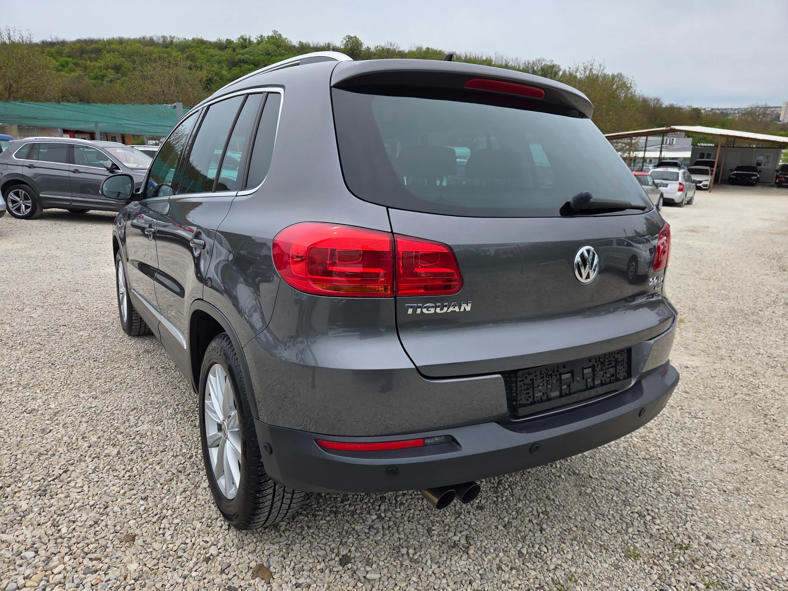 VW Tiguan 2.0 TDI 140 k.c 4Motion  Highline Швейцария, снимка 6 - Автомобили и джипове - 54200447