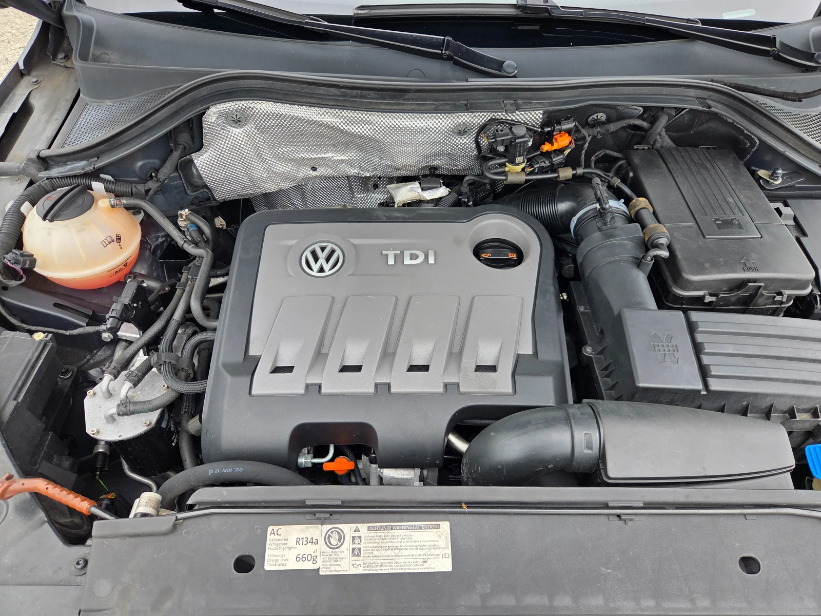 VW Tiguan 2.0 TDI 140 k.c 4Motion  Highline Швейцария, снимка 15 - Автомобили и джипове - 54200447