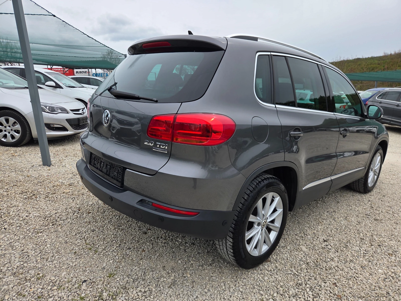 VW Tiguan 2.0 TDI 140 k.c 4Motion  Highline Швейцария, снимка 4 - Автомобили и джипове - 54200447