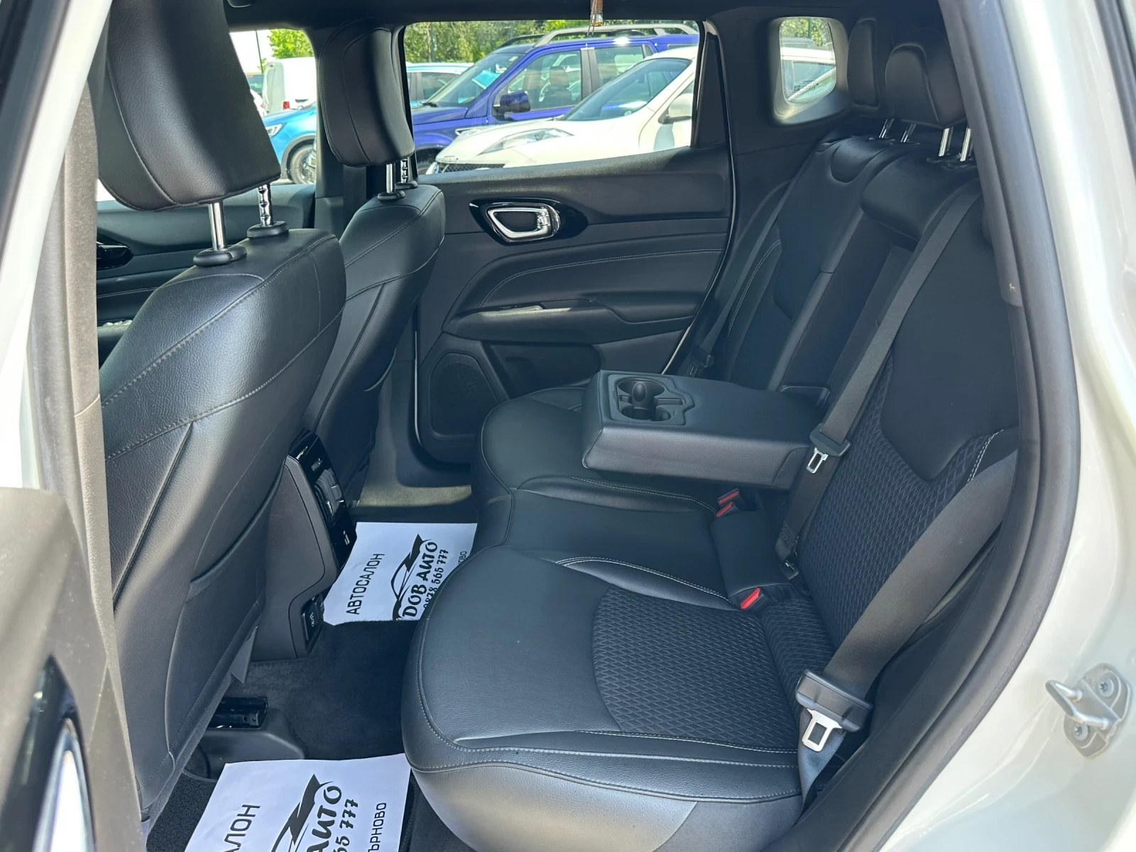 Jeep Compass 4XE-PLUG-IN-HYBRID-4x4-ДИСТРОНИК-КАМЕРА-САМОПАРКИР, снимка 14 - Автомобили и джипове - 54801657