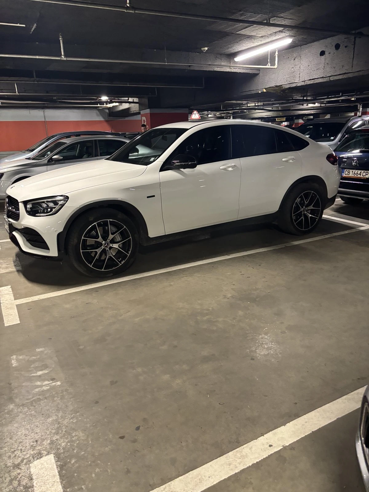 Mercedes-Benz GLC 300 Coupe 4M AMG LineAirBody, снимка 2 - Автомобили и джипове - 54968607