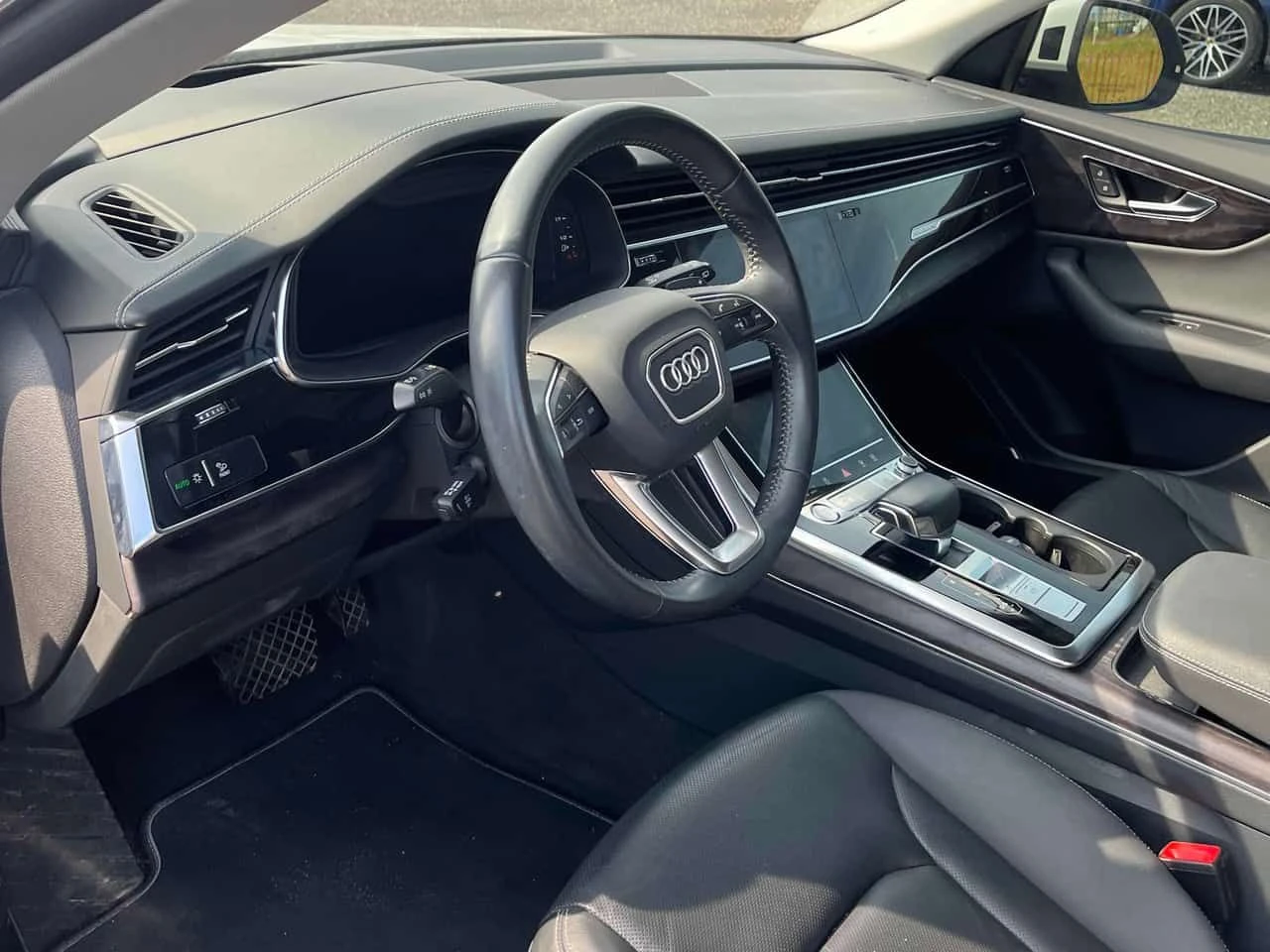 Audi Q8 * Technik * CARFAX * ЦЕНА ДО БГ, снимка 9 - Автомобили и джипове - 55646356