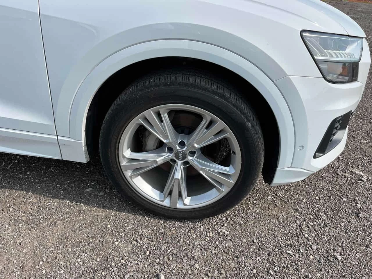 Audi Q8 * Technik * CARFAX * ЦЕНА ДО БГ, снимка 6 - Автомобили и джипове - 55646356