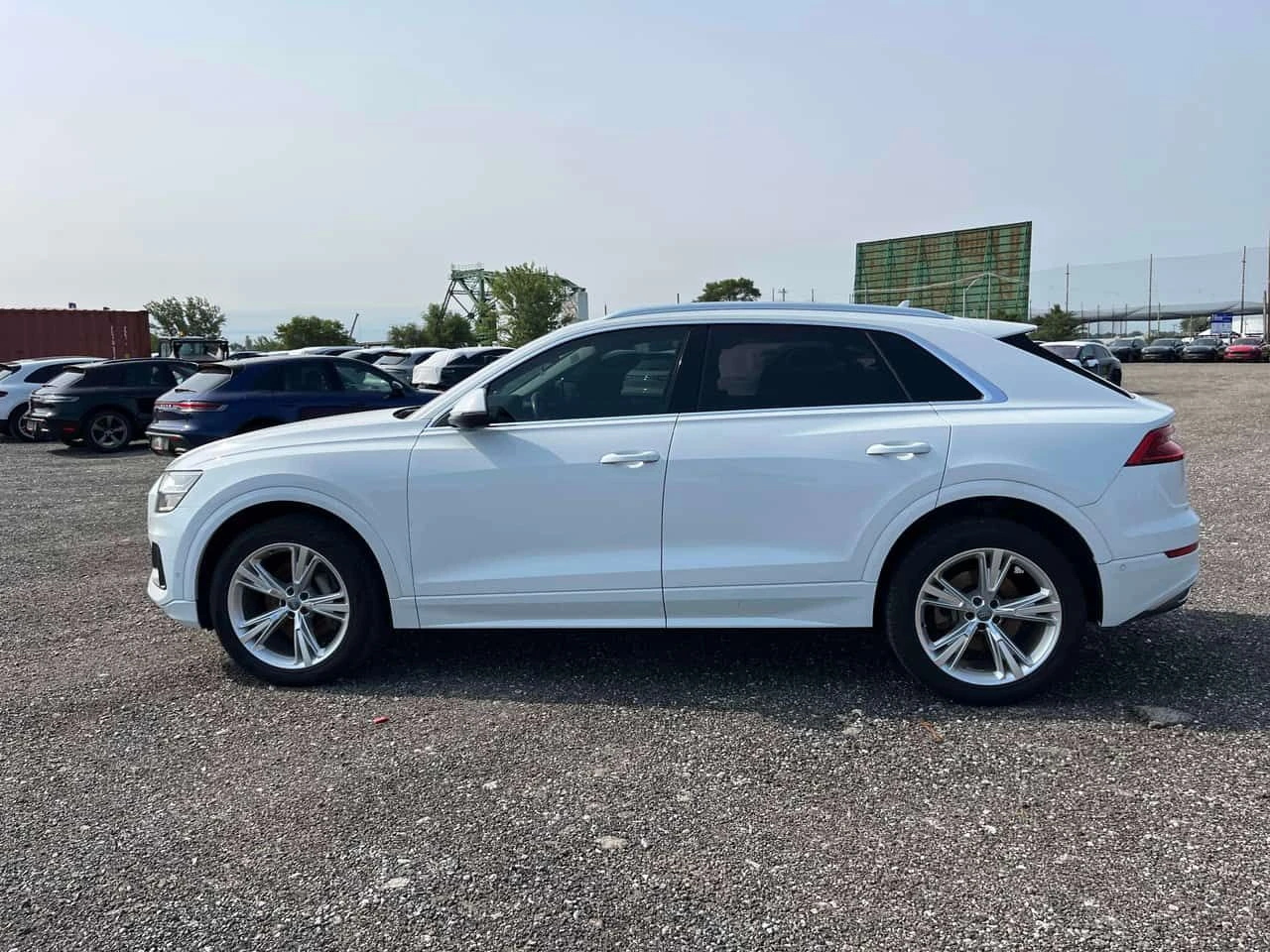 Audi Q8 * Technik * CARFAX * ЦЕНА ДО БГ, снимка 2 - Автомобили и джипове - 55646356