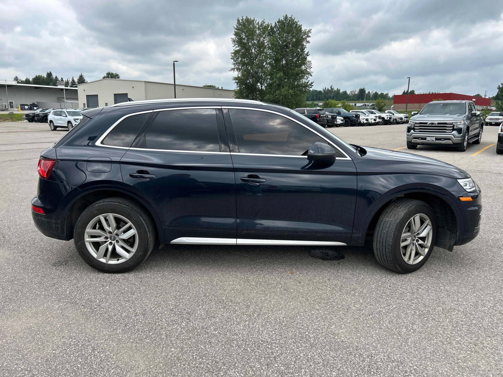 Audi Q5 * Komfort * CARFAX * ОПЦИЯ ЗА ФИНАНСИРАНЕ , снимка 3 - Автомобили и джипове - 55837918