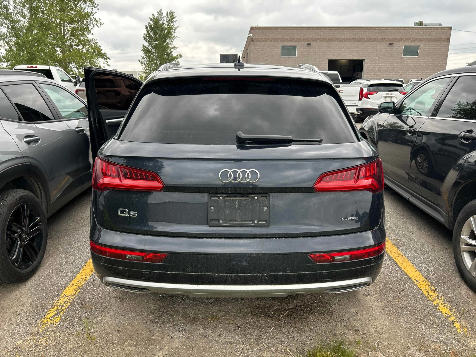 Audi Q5 * Komfort * CARFAX * ОПЦИЯ ЗА ФИНАНСИРАНЕ , снимка 4 - Автомобили и джипове - 55837918