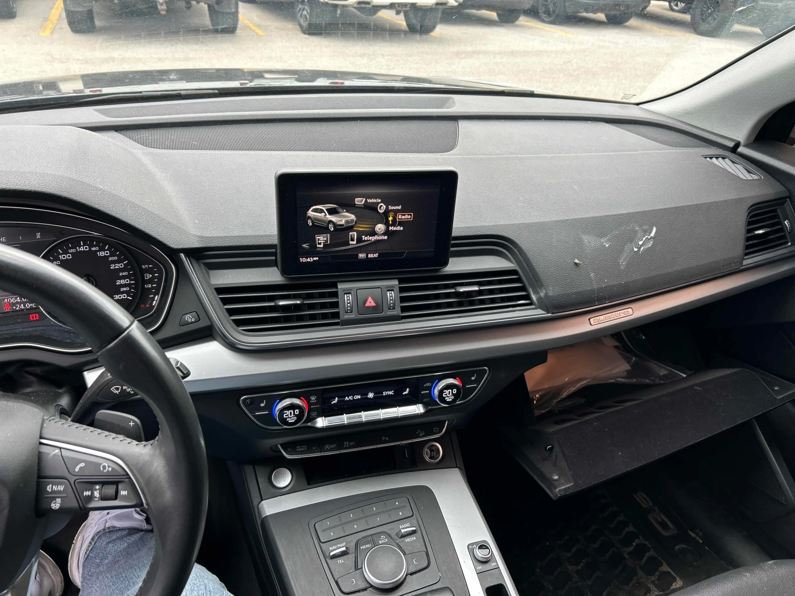 Audi Q5 * Komfort * CARFAX * ОПЦИЯ ЗА ФИНАНСИРАНЕ , снимка 9 - Автомобили и джипове - 55837918