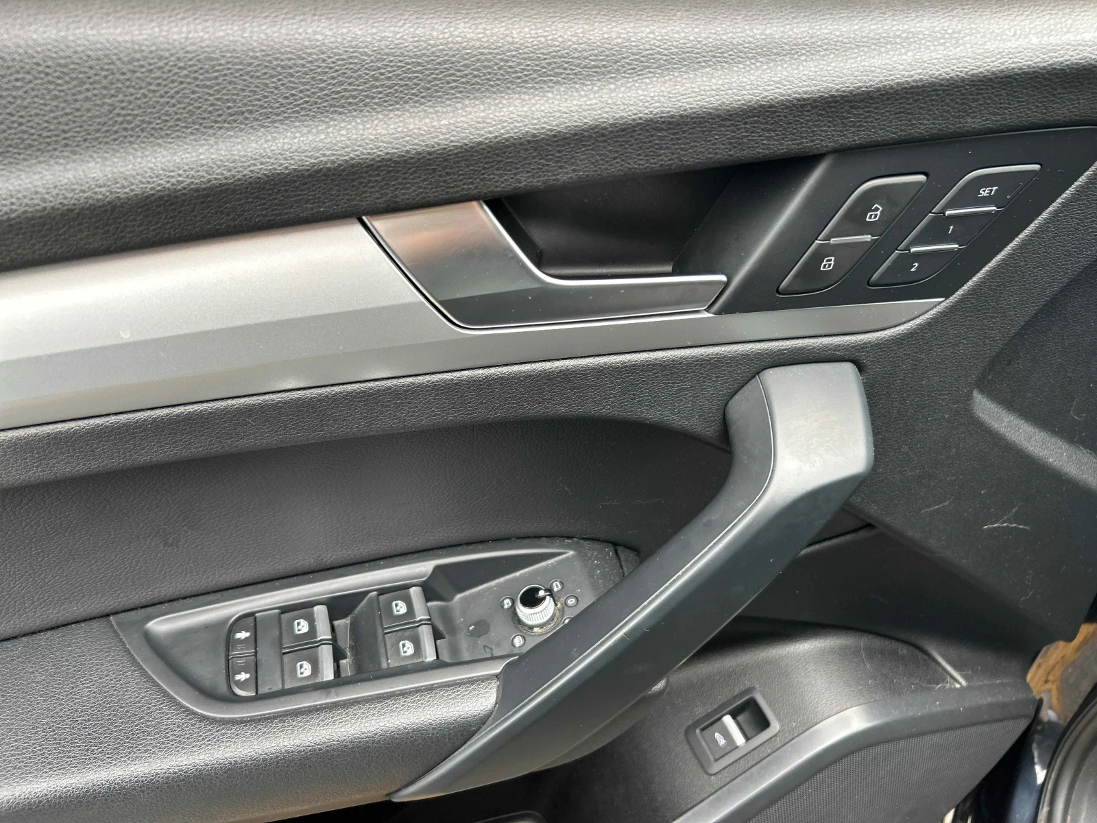 Audi Q5 * Komfort * CARFAX * ОПЦИЯ ЗА ФИНАНСИРАНЕ , снимка 10 - Автомобили и джипове - 55837918