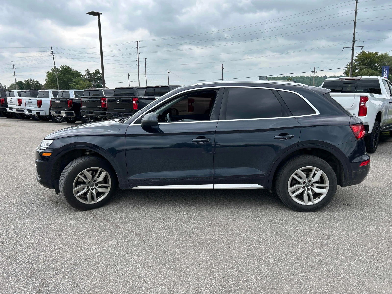 Audi Q5 * Komfort * CARFAX * ОПЦИЯ ЗА ФИНАНСИРАНЕ , снимка 2 - Автомобили и джипове - 55837918