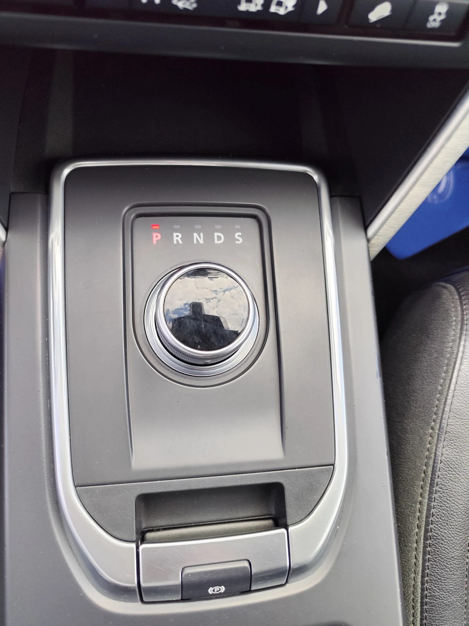 Land Rover Discovery Sport 2.0TD4/LUXURY/4X4/KOЖА/АВТОМАТИК/, снимка 9 - Автомобили и джипове - 56182335